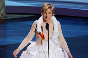 EmmyAwards-2001-EllenDeGeneres-300